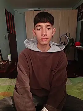 Snapshot of heyy_noah11 chatting on November 2025 08:19:01 PM heyy noah11 online show from November 2025 08:19:01 PM