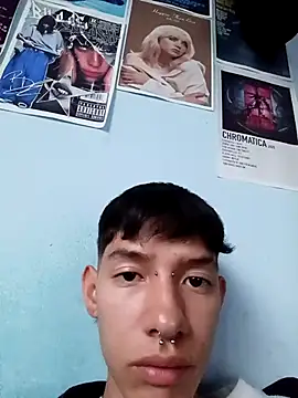 Snapshot of heyy_noah11 chatting on November 2025 10:43:02 PM heyy noah11 online show from November 2025 10:43:02 PM