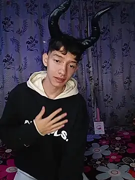 Snapshot of heyy_noah11 chatting on November 2025 03:05:01 AM heyy noah11 online show from November 2025 03:05:01 AM