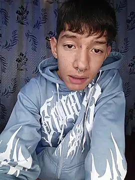 Snapshot of heyy_noah11 chatting on November 2025 01:49:01 AM heyy noah11 online show from November 2025 01:49:01 AM