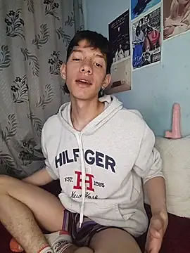 Snapshot of heyy_noah11 chatting on November 2025 02:11:01 AM heyy noah11 online show from November 2025 02:11:01 AM