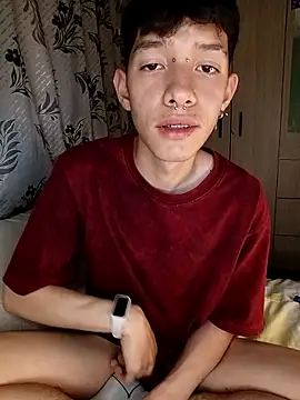 Snapshot of heyy_noah11 chatting on December 2025 12:49:02 AM heyy noah11 online show from December 2025 12:49:02 AM