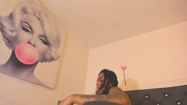 Snapshot of BiancaValentinna chatting on October 2025 05:58:02 PM BiancaValentinna online show from October 2025 05:58:02 PM