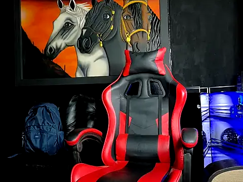 Molotov Explosive online show from December 2025 05:10:02 PM