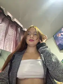 Snapshot of Leah_moon1 chatting on March 2026 07:42:01 PM Leah moon1 online show from March 2026 07:42:01 PM