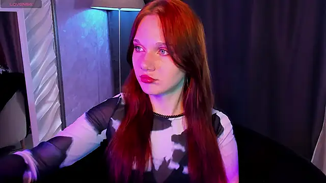 Snapshot of MargoViento chatting on November 2025 09:15:01 PM MargoViento online show from November 2025 09:15:01 PM