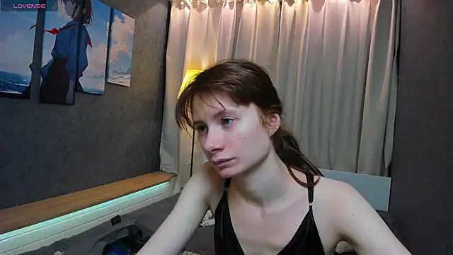 Snapshot of EvelynJin_ chatting on October 2025 04:14:02 PM EvelynJin online show from October 2025 04:14:02 PM