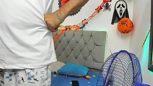 Snapshot of Sofi_And_Santy chatting on November 2025 10:53:02 PM Sofi And Santy online show from November 2025 10:53:02 PM