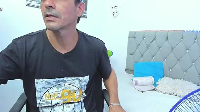 Snapshot of Sofi_And_Santy chatting on November 2025 12:10:02 AM Sofi And Santy online show from November 2025 12:10:02 AM