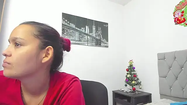 Snapshot of Sofi_And_Santy chatting on January 2026 12:47:02 AM Sofi And Santy online show from January 2026 12:47:02 AM