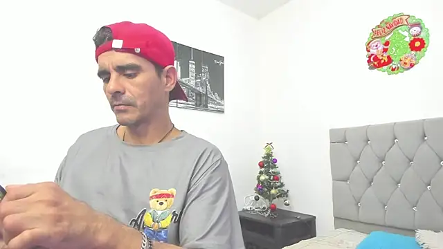 Snapshot of Sofi_And_Santy chatting on January 2026 09:09:01 PM Sofi And Santy online show from January 2026 09:09:01 PM