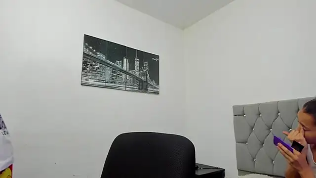 Snapshot of Sofi_And_Santy chatting on January 2026 12:47:01 AM Sofi And Santy online show from January 2026 12:47:01 AM