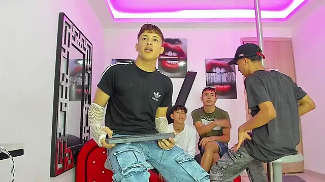 Snapshot of EMPIRE_BOYS1 chatting on October 2025 07:15:01 PM EMPIRE BOYS1 online show from October 2025 07:15:01 PM