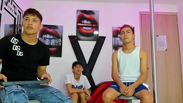 Snapshot of EMPIRE_BOYS1 chatting on October 2025 07:25:02 PM EMPIRE BOYS1 online show from October 2025 07:25:02 PM