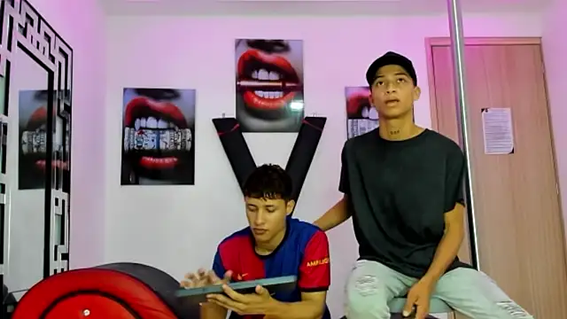 Snapshot of EMPIRE_BOYS1 chatting on November 2025 01:21:02 PM EMPIRE BOYS1 online show from November 2025 01:21:02 PM