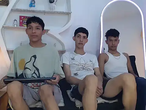 Snapshot of PYCS_BOYS chatting on October 2025 07:13:01 PM PYCS BOYS online show from October 2025 07:13:01 PM
