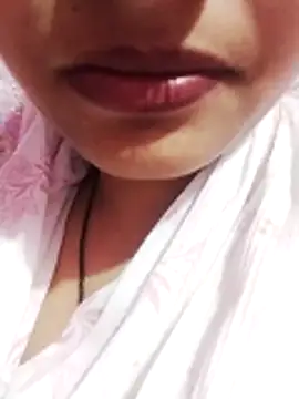 Snapshot of kiara-simmi chatting on November 2025 11:01:02 AM kiara-simmi online show from November 2025 11:01:02 AM