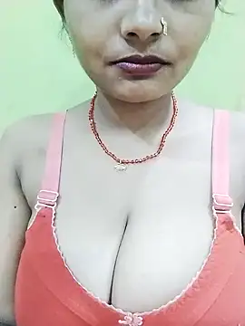 Snapshot of kiara-simmi chatting on November 2025 01:21:02 PM kiara-simmi online show from November 2025 01:21:02 PM