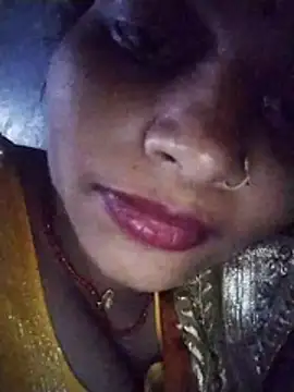 Snapshot of kiara-simmi chatting on December 2025 04:05:01 PM kiara-simmi online show from December 2025 04:05:01 PM