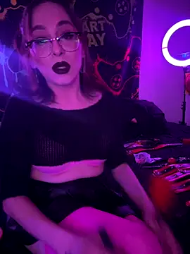 MiniMonroe online show from November 2025 09:18:02 AM