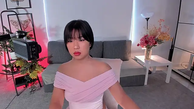 Snapshot of Erika_Kim chatting on November 2025 06:35:01 AM Erika Kim online show from November 2025 06:35:01 AM