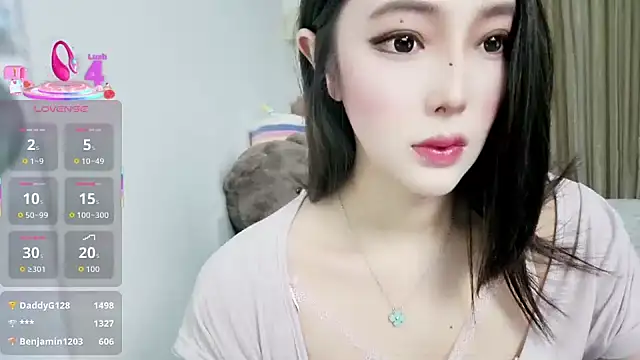 Snapshot of XIAOJIEBB-2025 chatting on October 2025 12:28:01 PM XIAOJIEBB-2025 online show from October 2025 12:28:01 PM