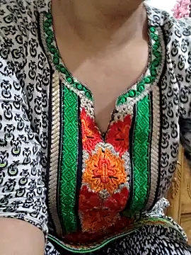 Snapshot of Tanha18 chatting on December 2025 05:34:01 AM Tanha18 online show from December 2025 05:34:01 AM