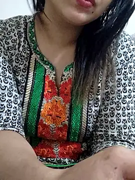 Snapshot of Tanha18 chatting on December 2025 06:32:01 AM Tanha18 online show from December 2025 06:32:01 AM