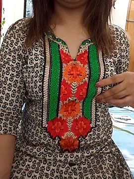 Tanha18 online show from May 2026 05:19:01 PM