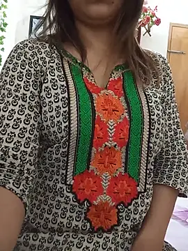 Tanha18 online show from June 2026 06:57:01 PM