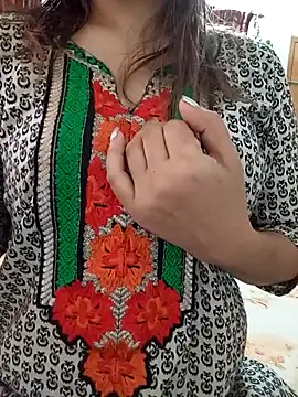 Tanha18 online show from July 2026 02:33:01 AM