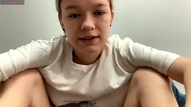 Snapshot of LorRebak chatting on October 2025 10:37:02 AM LorRebak online show from October 2025 10:37:02 AM