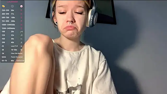 Snapshot of LorRebak chatting on October 2025 09:43:01 AM LorRebak online show from October 2025 09:43:01 AM