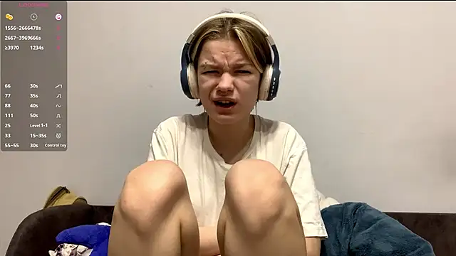 Snapshot of LorRebak chatting on December 2025 09:40:01 AM LorRebak online show from December 2025 09:40:01 AM