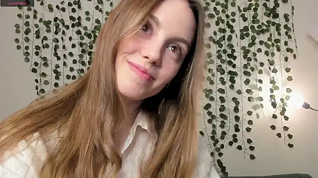 Snapshot of sweet_and_flirt chatting on October 2025 07:31:01 AM sweet and flirt online show from October 2025 07:31:01 AM