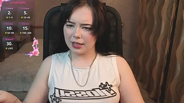 Snapshot of JuliettaKraft chatting on October 2025 03:01:02 PM JuliettaKraft online show from October 2025 03:01:02 PM