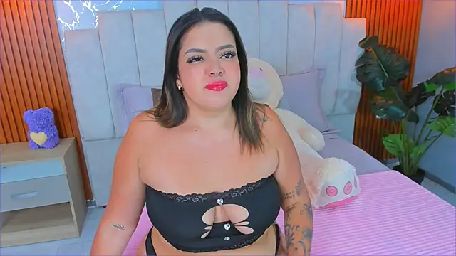 Snapshot of GenesisBlaze chatting on November 2025 12:18:01 PM GenesisBlaze online show from November 2025 12:18:01 PM