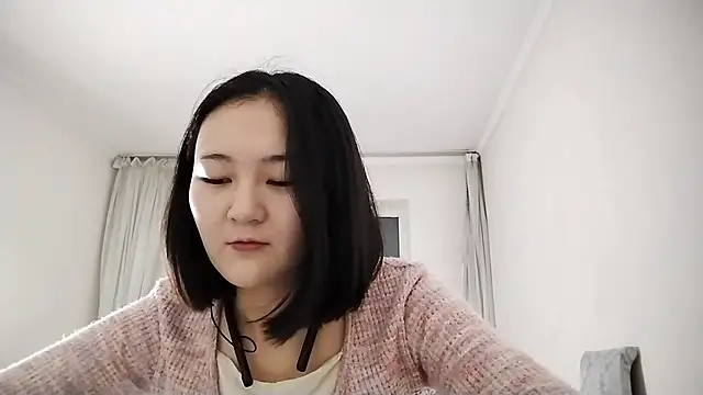 Snapshot of Lyndasilk chatting on October 2025 02:28:01 PM Lyndasilk online show from October 2025 02:28:01 PM