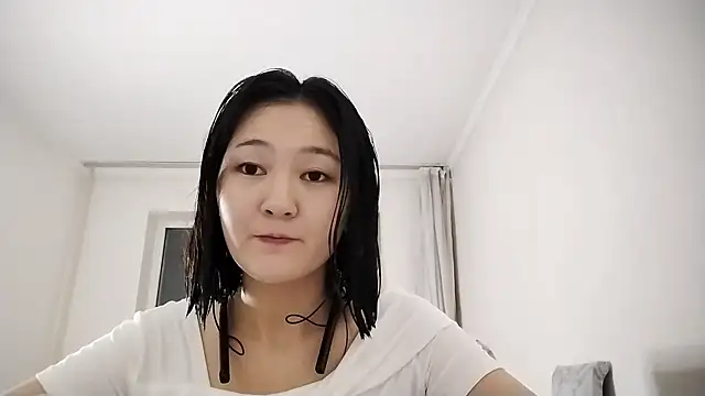 Snapshot of Lyndasilk chatting on October 2025 02:07:02 PM Lyndasilk online show from October 2025 02:07:02 PM