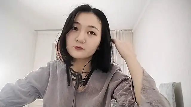 Snapshot of Lyndasilk chatting on October 2025 02:07:02 PM Lyndasilk online show from October 2025 02:07:02 PM