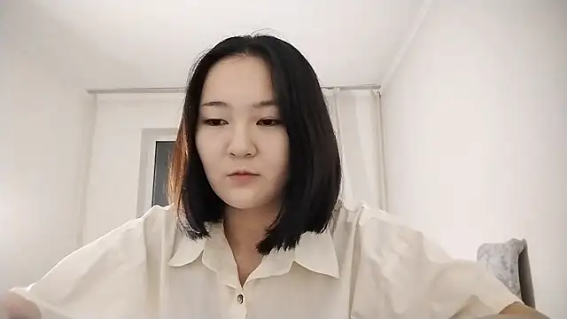 Snapshot of Lyndasilk chatting on October 2025 02:06:02 PM Lyndasilk online show from October 2025 02:06:02 PM