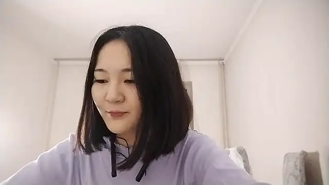 Snapshot of Lyndasilk chatting on October 2025 02:09:01 PM Lyndasilk online show from October 2025 02:09:01 PM