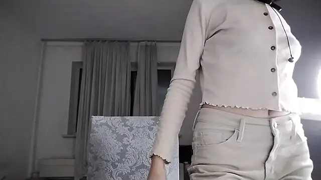 Snapshot of Lyndasilk chatting on November 2025 03:12:02 PM Lyndasilk online show from November 2025 03:12:02 PM