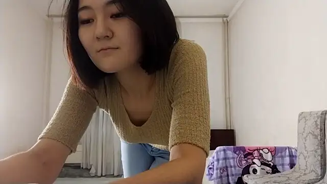 Snapshot of Lyndasilk chatting on December 2025 04:23:02 PM Lyndasilk online show from December 2025 04:23:02 PM