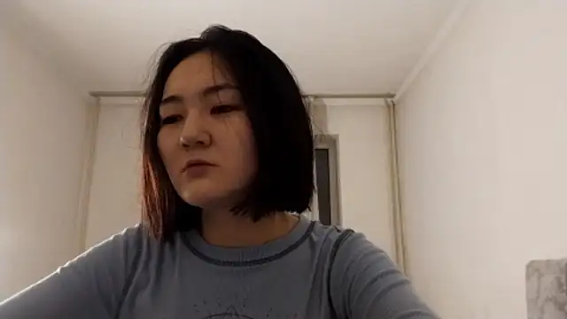 Snapshot of Lyndasilk chatting on December 2025 05:22:02 PM Lyndasilk online show from December 2025 05:22:02 PM