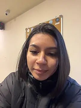 AlyssaRay online show from April 2026 11:43:01 AM