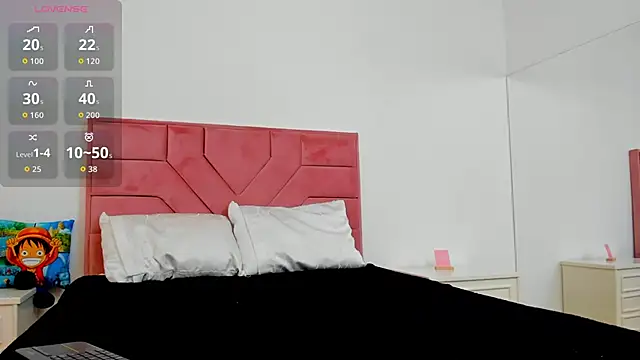 Snapshot of JulietteRoberts chatting on October 2025 09:37:02 PM JulietteRoberts online show from October 2025 09:37:02 PM