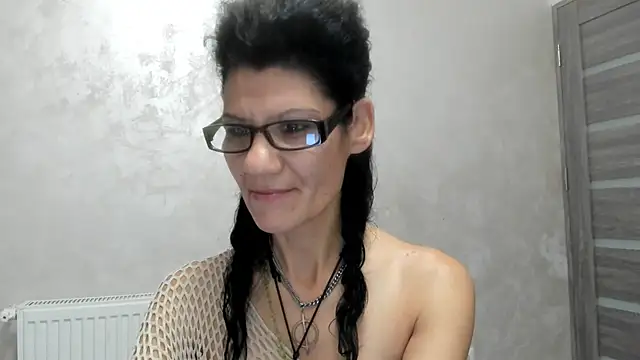 Snapshot of SweetSin40 chatting on November 2025 07:57:01 PM SweetSin40 online show from November 2025 07:57:01 PM