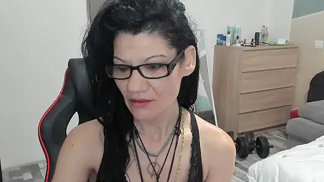 Snapshot of SweetSin40 chatting on March 2026 09:19:02 PM SweetSin40 online show from March 2026 09:19:02 PM