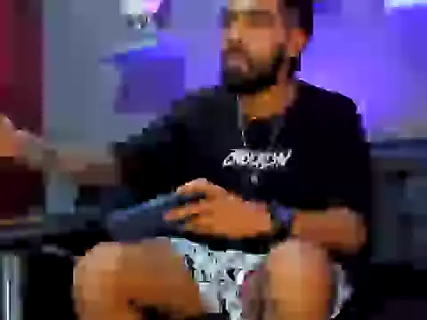 Snapshot of black_kameron_ chatting on November 2025 09:25:02 PM black kameron online show from November 2025 09:25:02 PM